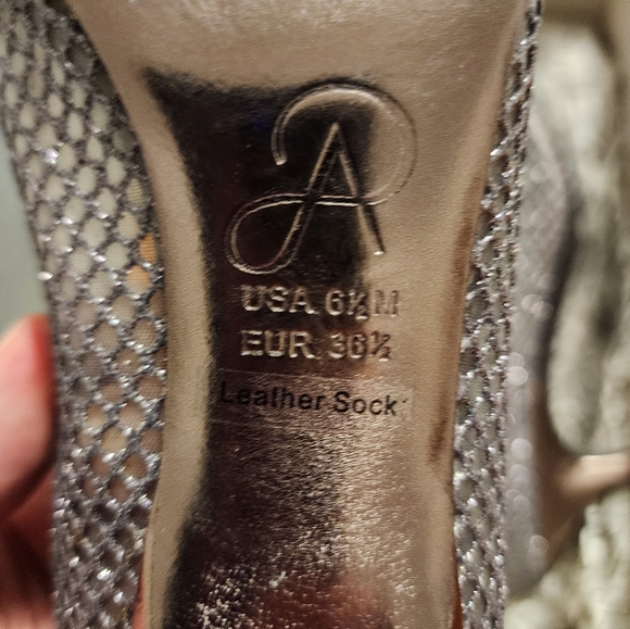 Adrianna Papell Lois Gunmetal Honeycomb 6.5M Silver - Picture 4 of 16